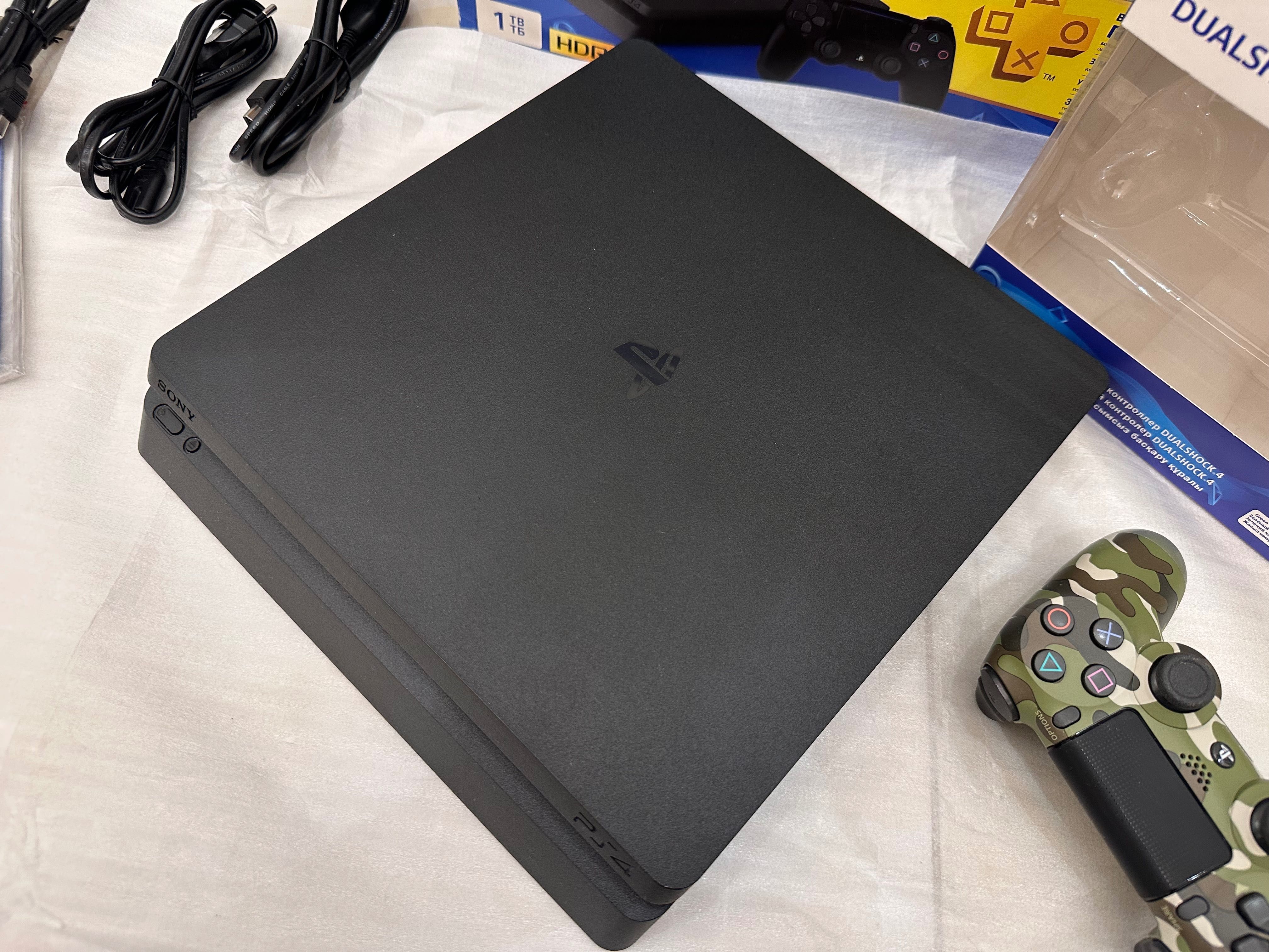 Sony PlayStation 4 Slim 2 джойстика Игры в подарок . Ps