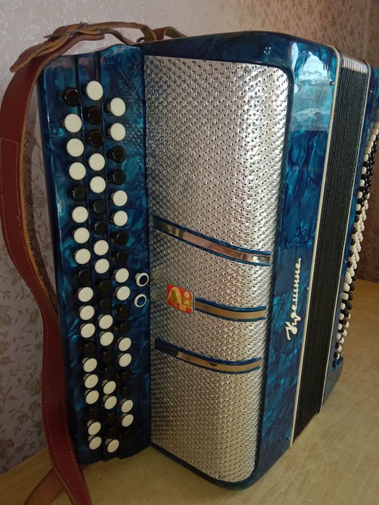 Продам почти новый Баян