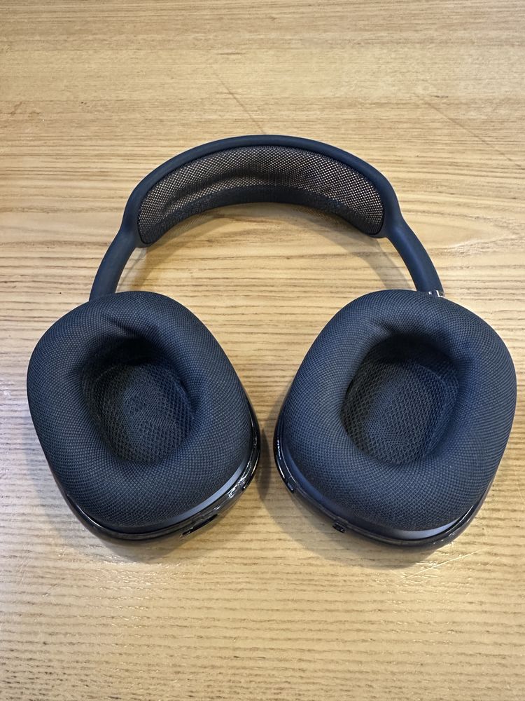 Airpods Max в защите, с коробкой
