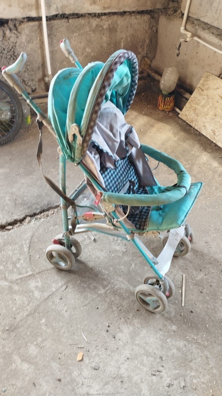 Продам коляски и прыгунки