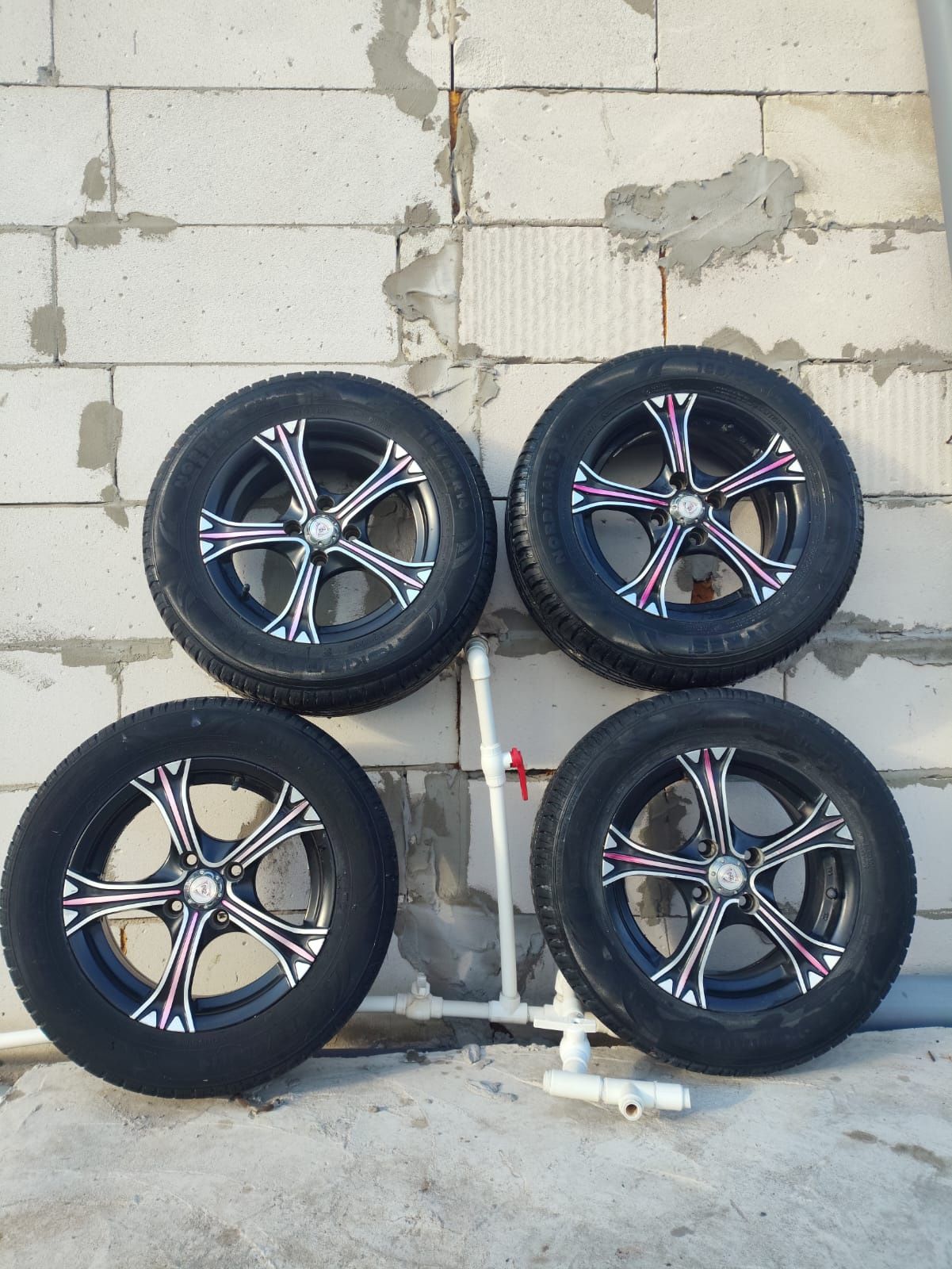 Продам титашки R14