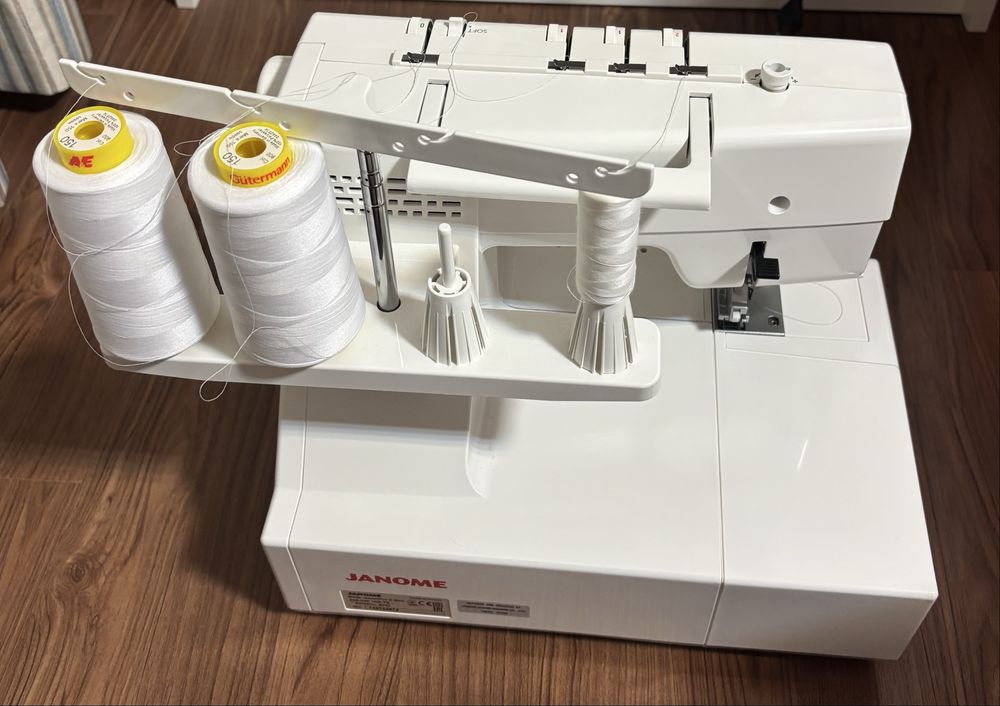 Распошивальная (швеная) машина Janome CoverPro D Max