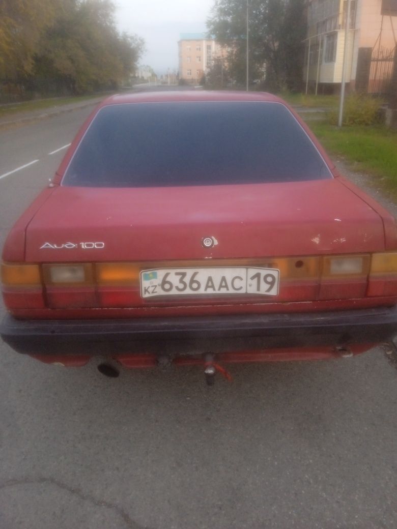 Продам Audi 100 селёдка 1984 года выпуска объём двигателя 2.3