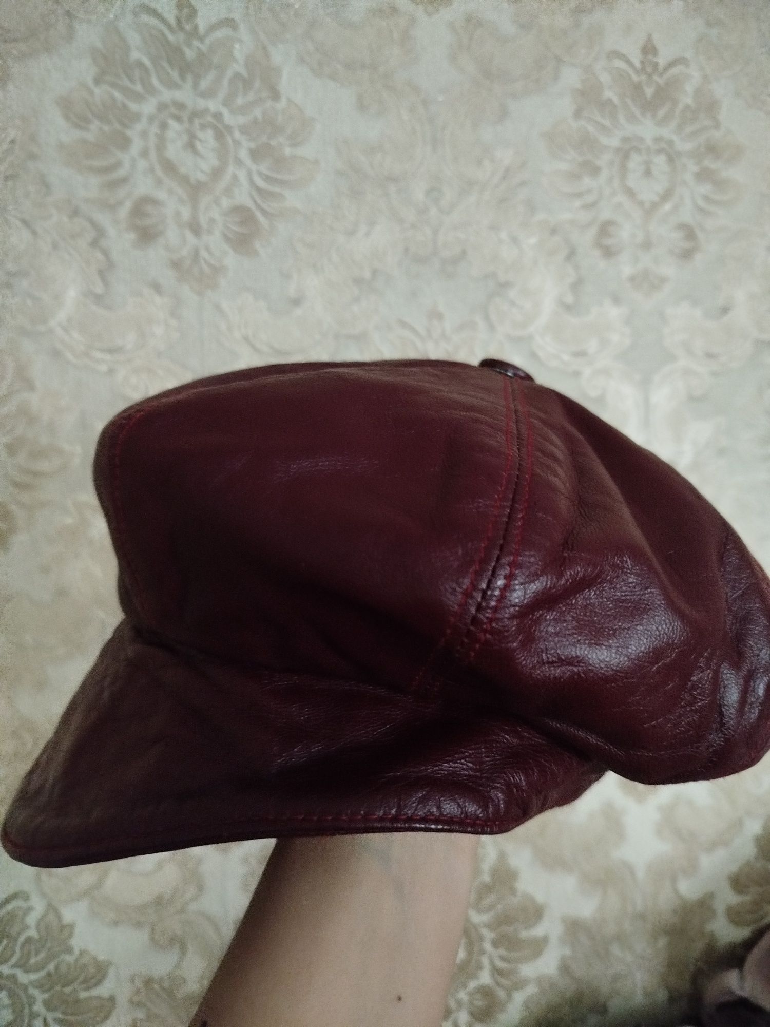 Продам кожаные кепки