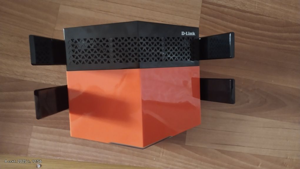 Продаю роутер d-link dirk 879