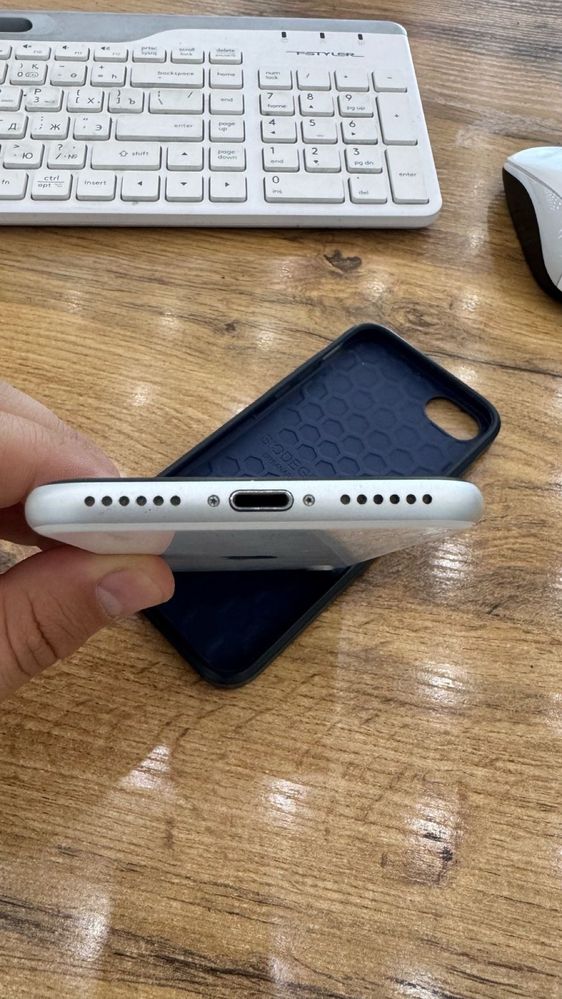 Продам  айфон се Iphone se
