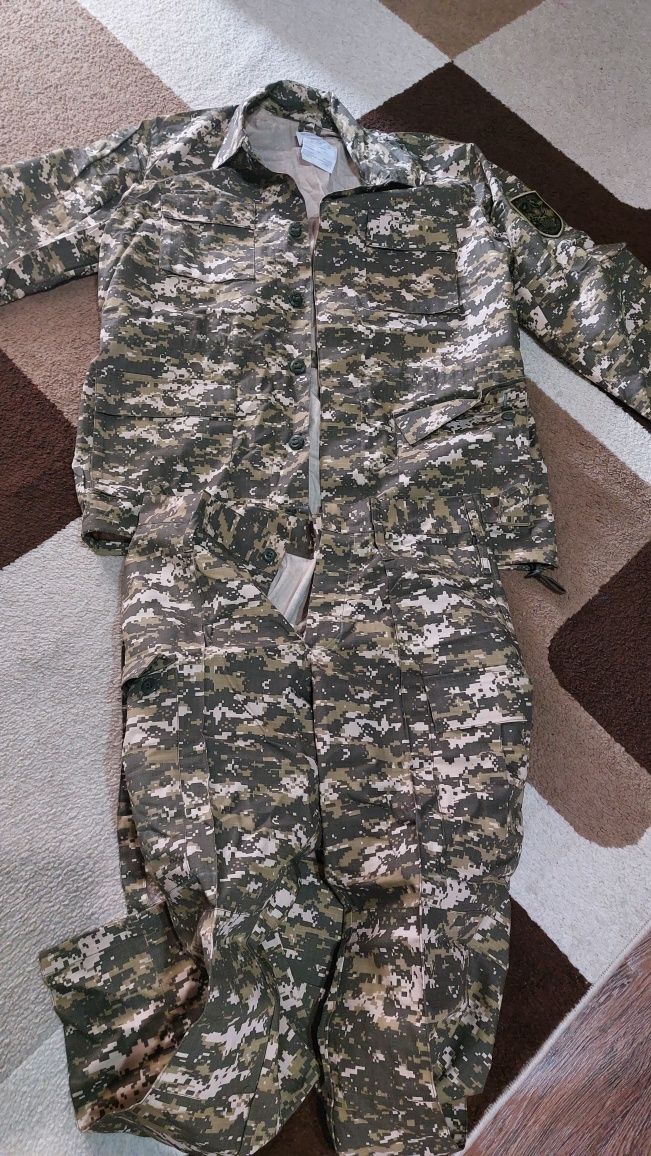 Продам китель, брюки, ватник, бушлат военный