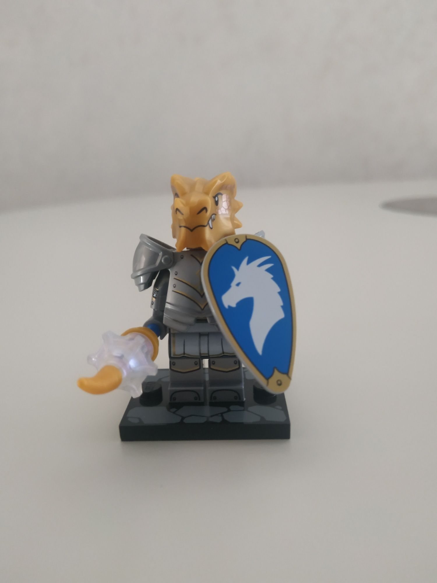 Lego 71047 Минифигурка Драконорожденный паладин Dungeons & Dragons