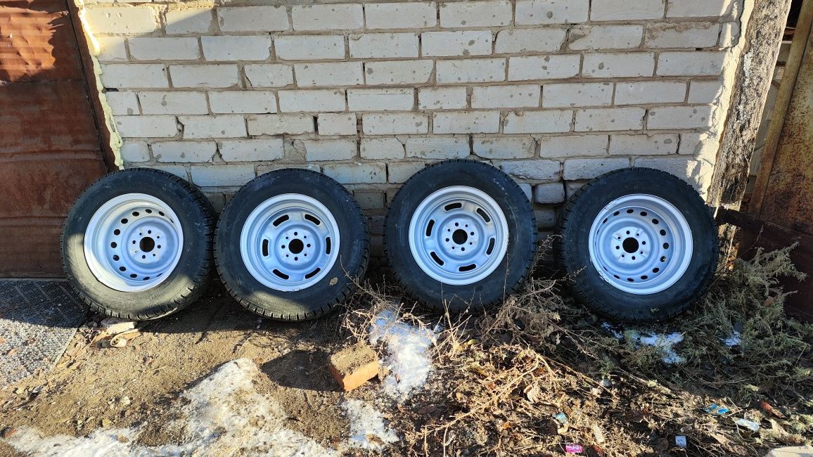 Зимние шины на ВАЗ в сборе с диском 175/70/R13
