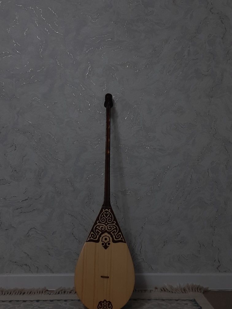 Домбыра         .