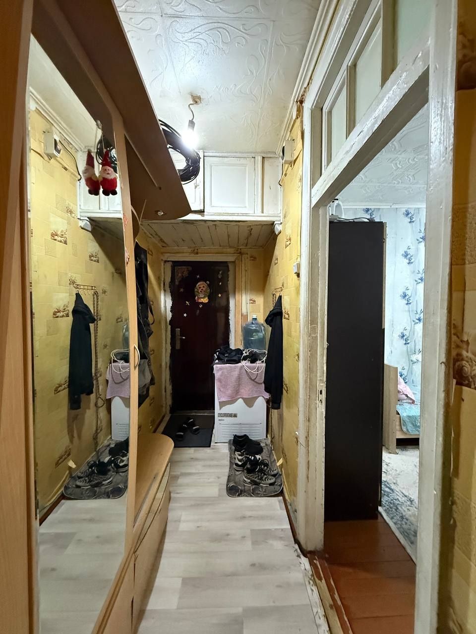 Продаётся 2х комнатная в деревянном доме ул. Холмецкого 66 на 1 этаже