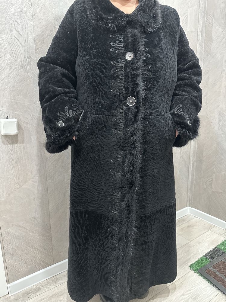 Мутоновая женская шуба