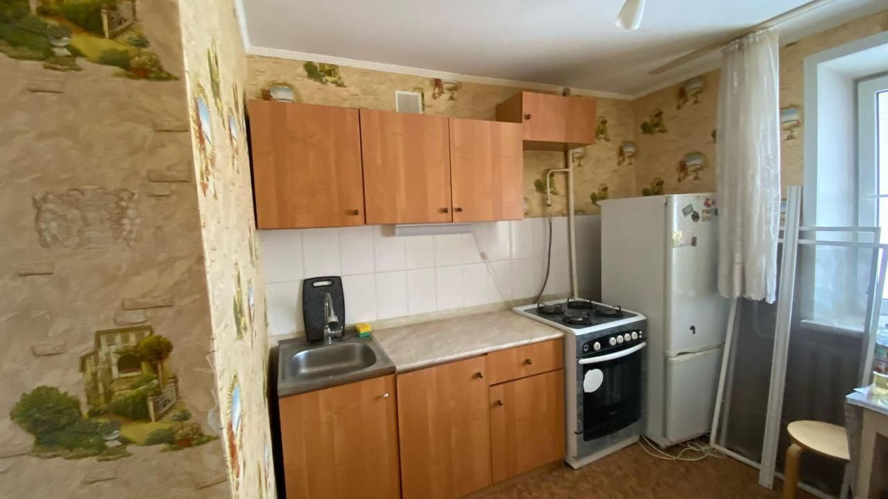 Продам двухкомнатную квартиру в центре города.