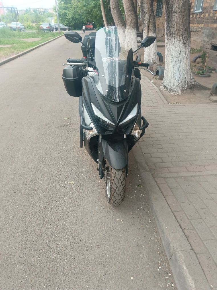 Продам скутер maxi