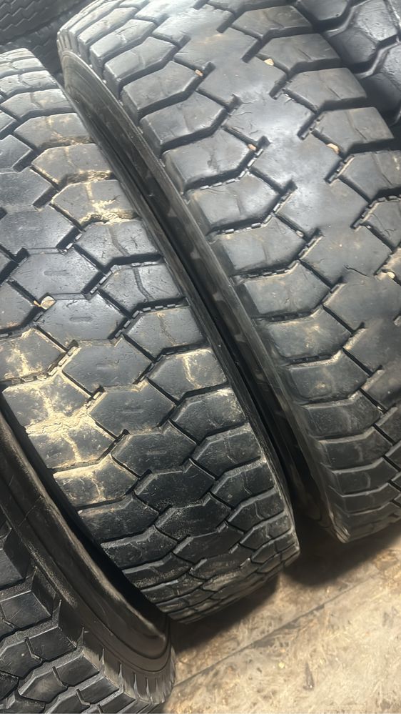Продам б/у авто шины 12R20