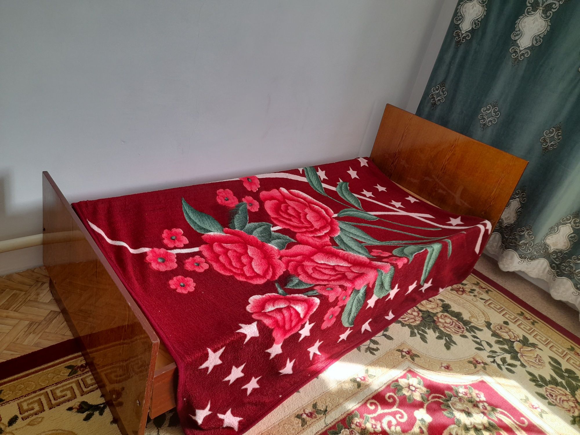 Кровать 7000 б/у