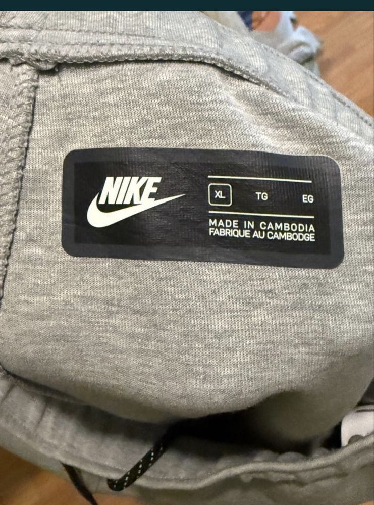 Ориг штаны Nike tech fleece