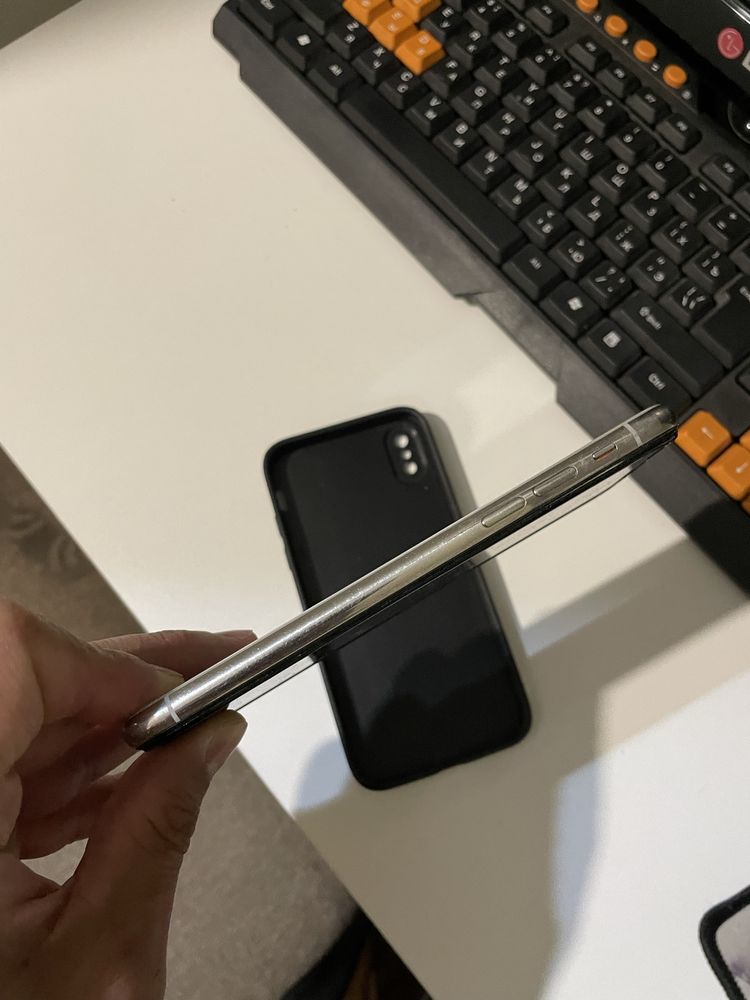 Продам iphone 10 256