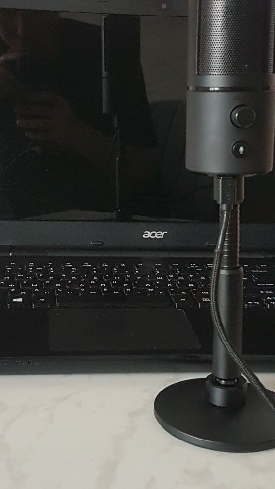 Микрофон Razer Seiren Emote