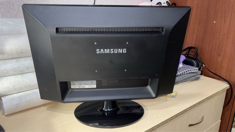 Монитор Samsung 32 дюйма дисплей