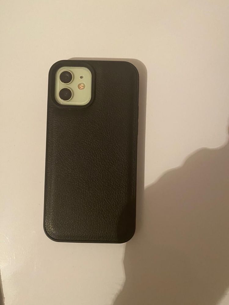 Продам срочно Iphone 12