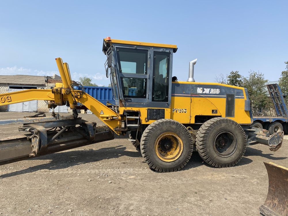 Автогрейдер XCMG