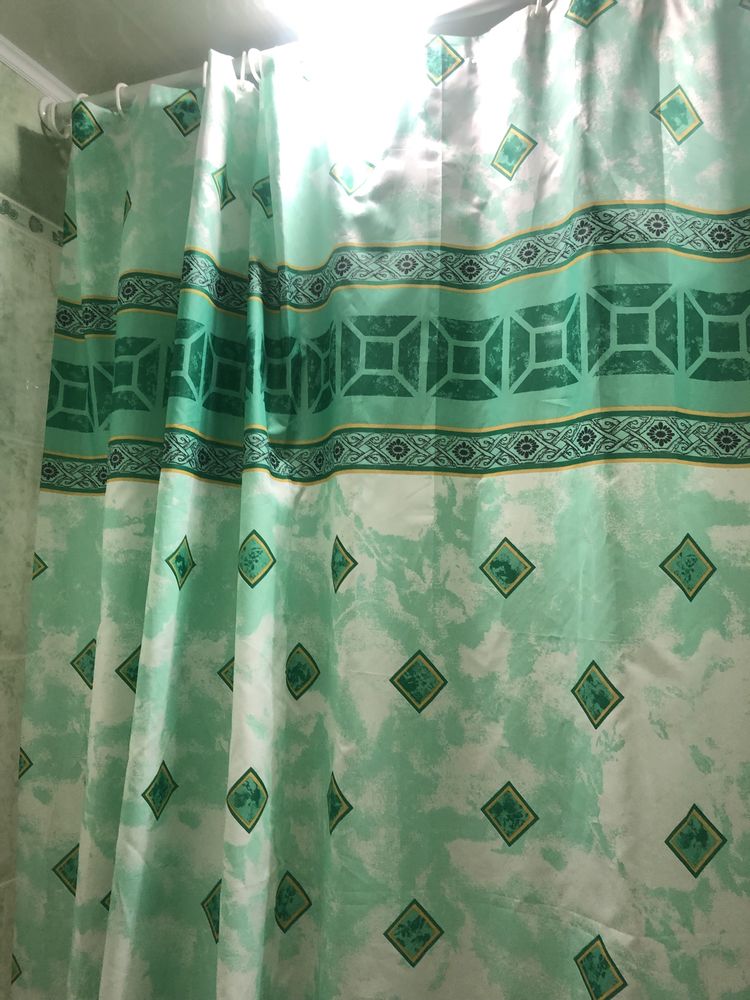 Продам штору с палкой и крючками