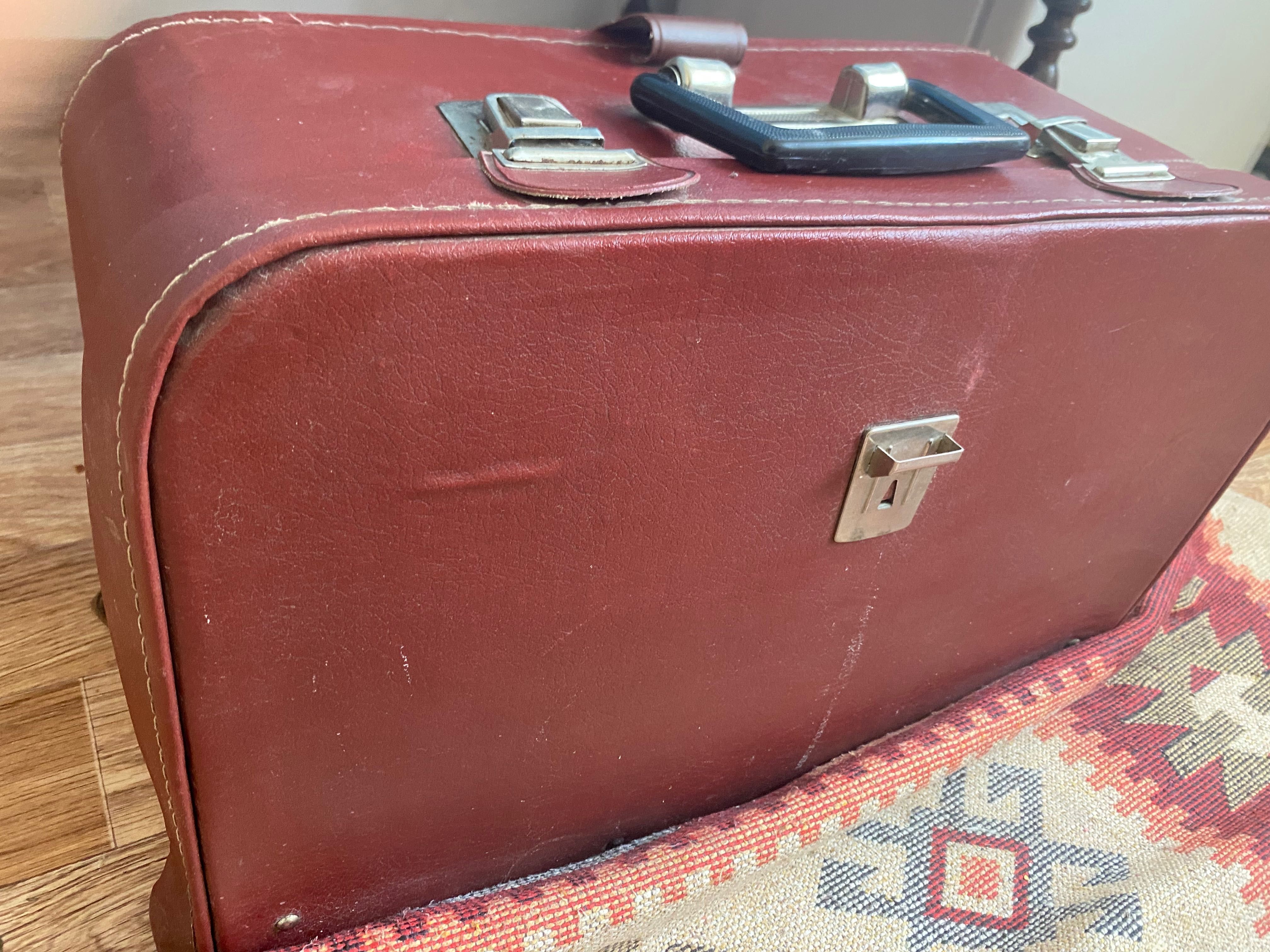 Электрическая швейная машинка Подольск 142. БУ, в отличном состоянии