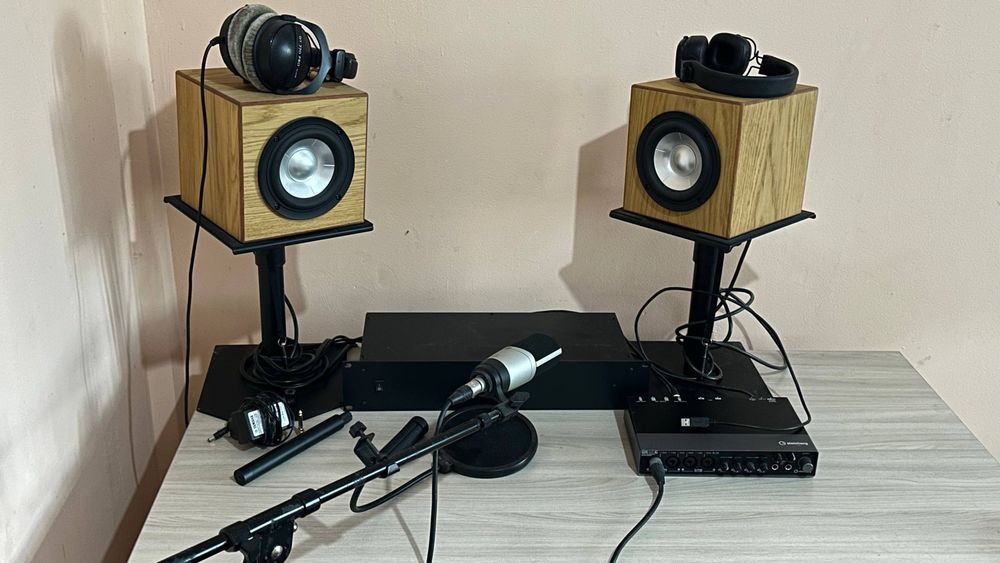 Продам микрофон Sennheiser MK 4 серебристый