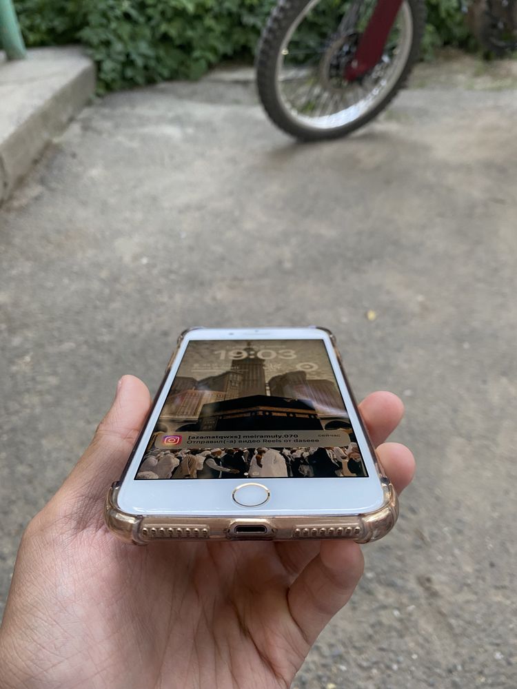 IPhone 8 plus 64GB