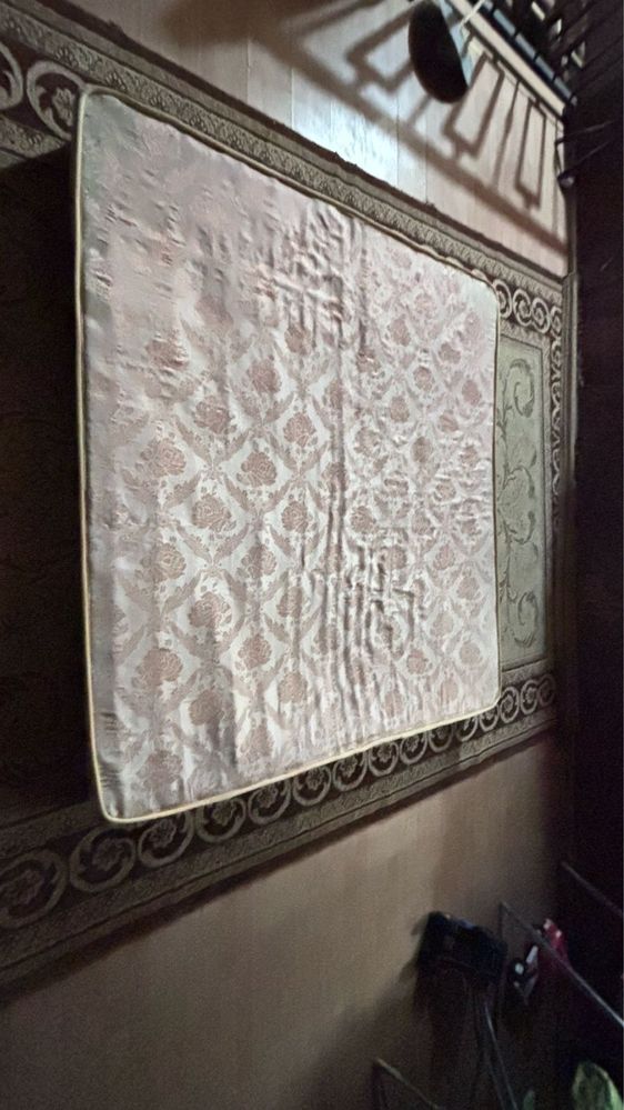 Матрас размер 190*210 срочно продам
