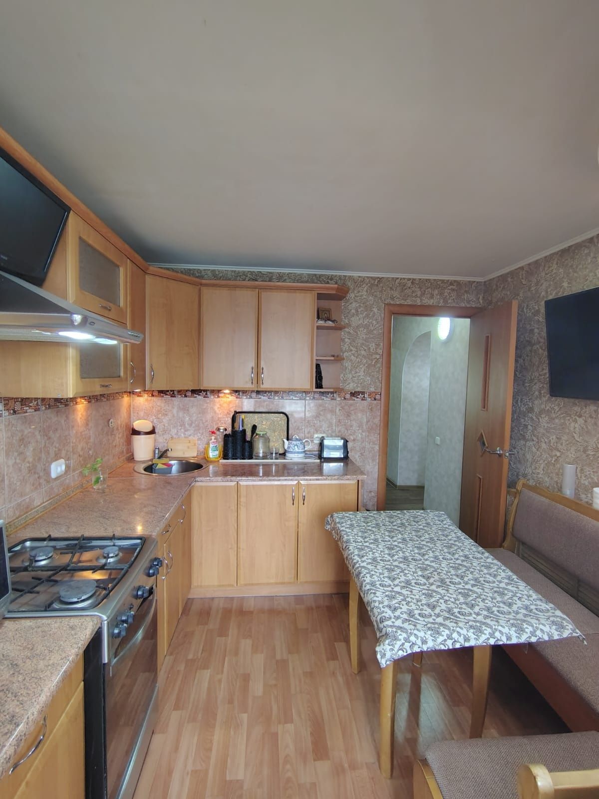 Продам 2 комнатную квартиру Гор Парк