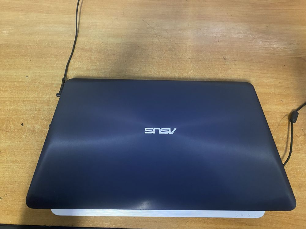 Продам ноутбук Asus core i7