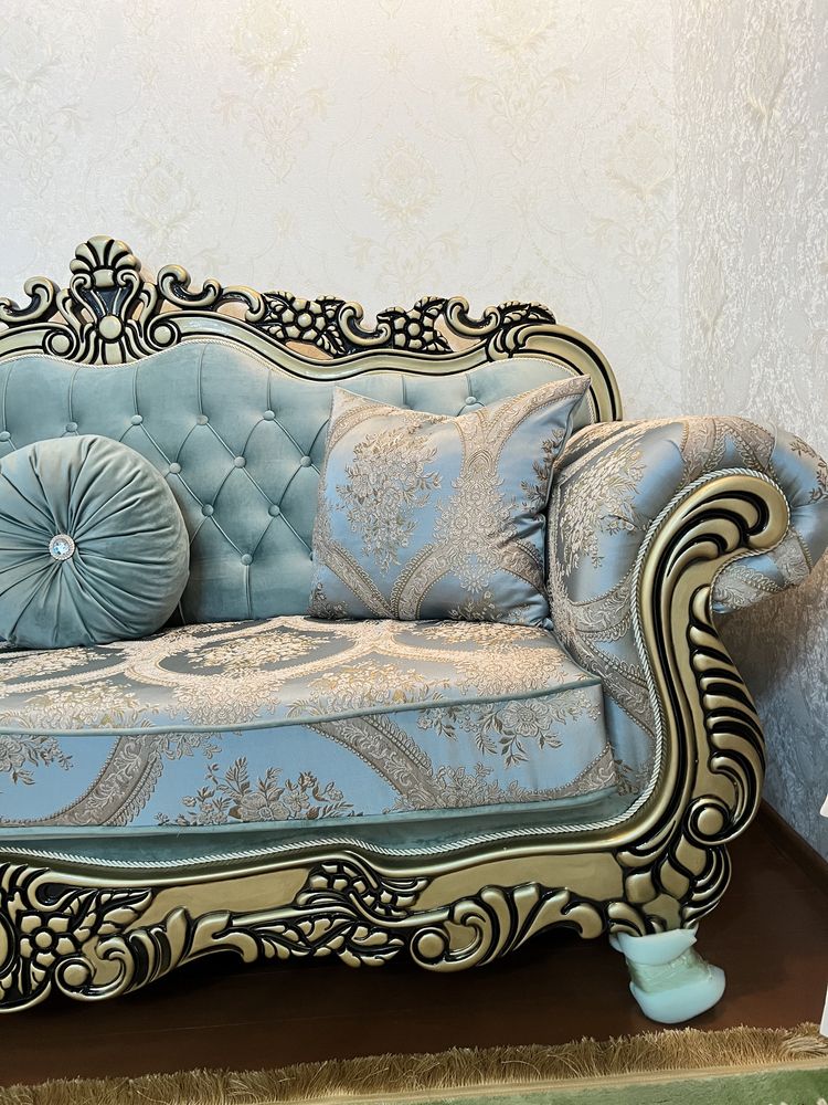 Королевский диван Корона