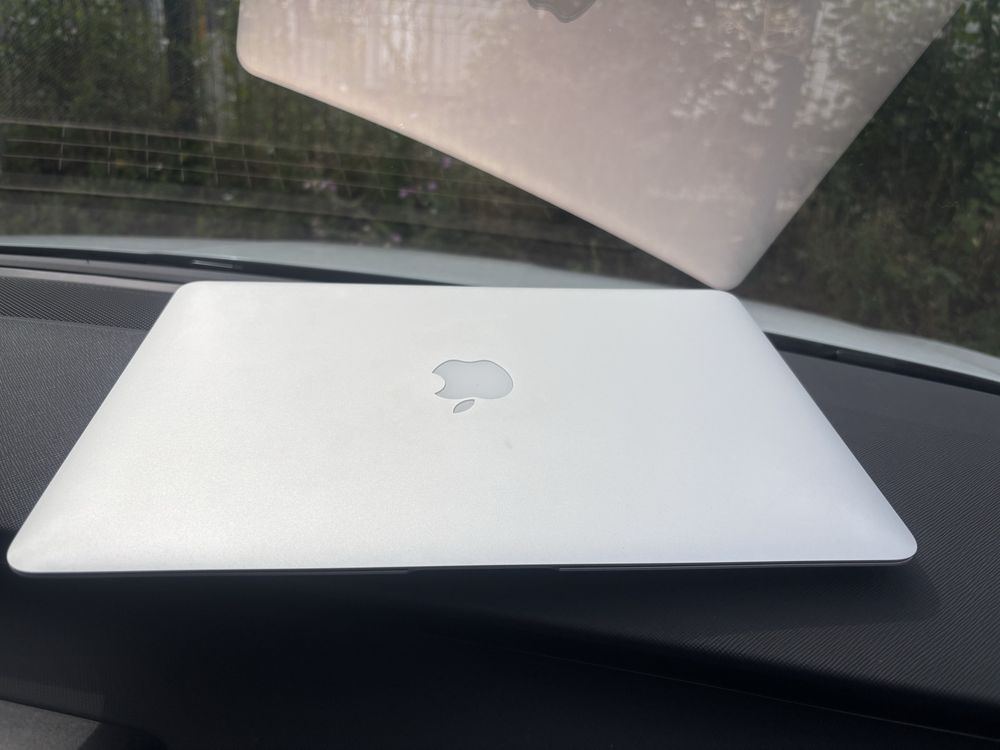 Mac book Air продам