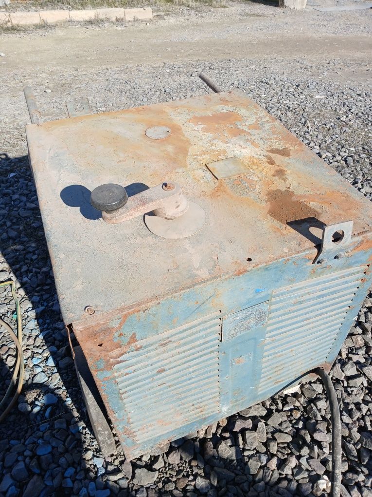 Сварочный  ВД - 306У3. 380/220 Вольт. 315 Ампер.  Очень прост и надёже