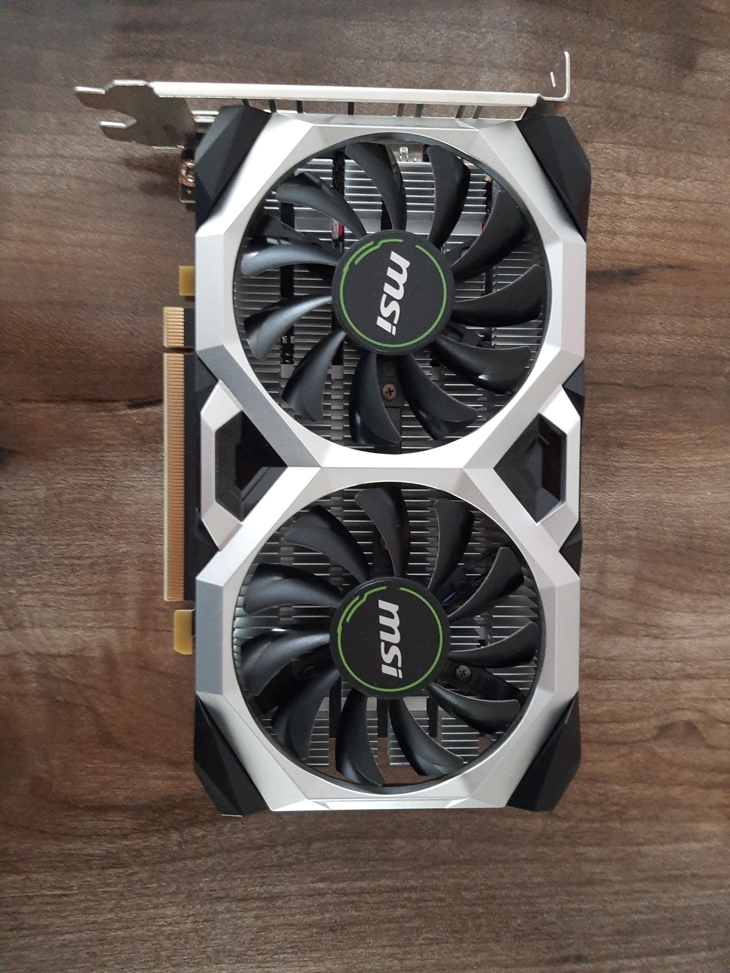 Продам видеокарту GTX 1650 4GB