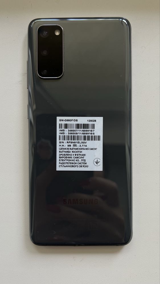 Продам теоефон Samsung S20