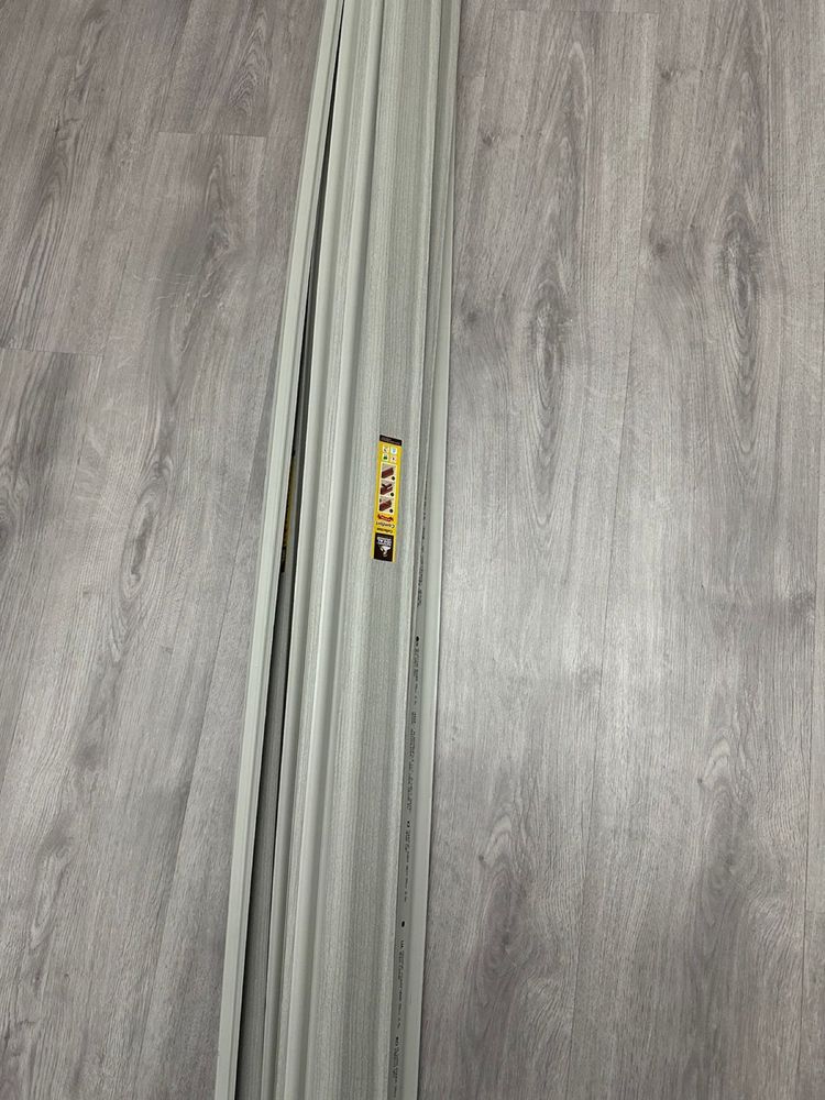 Продам Плинтусы 52кв м