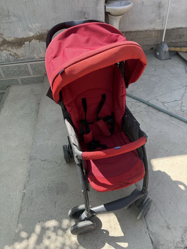 в хорошем состоянии коляска chicco