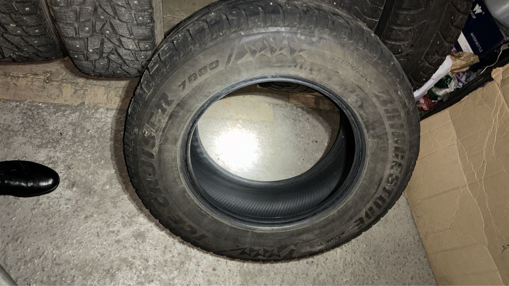 Продам шины размер 265/65 R17