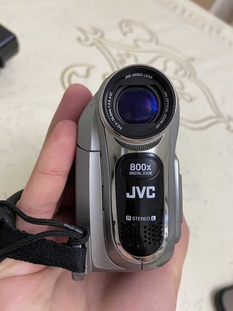 Видеокамера VHS JVC
