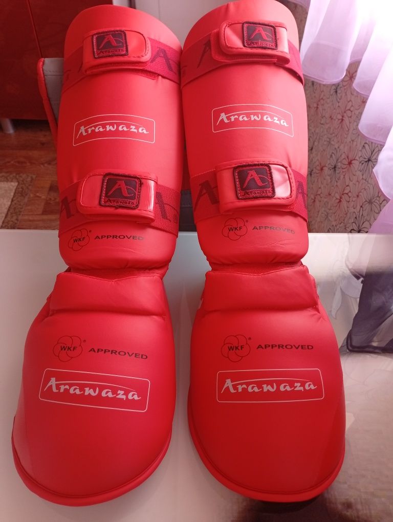 Продам футы для каратэ.