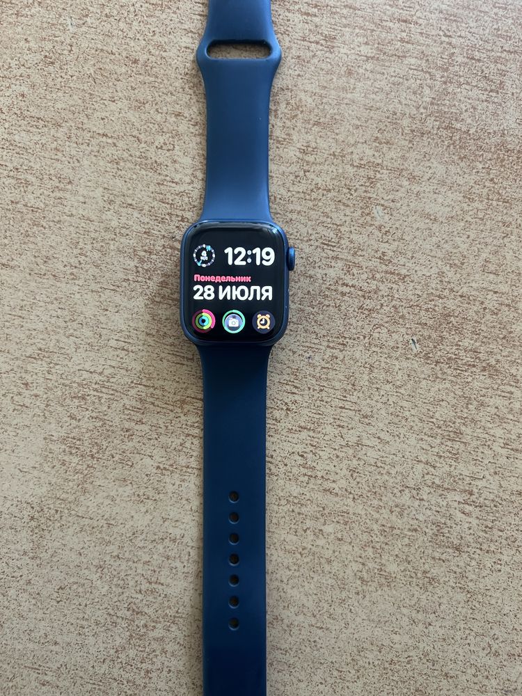 Продам Apple Watch 7
