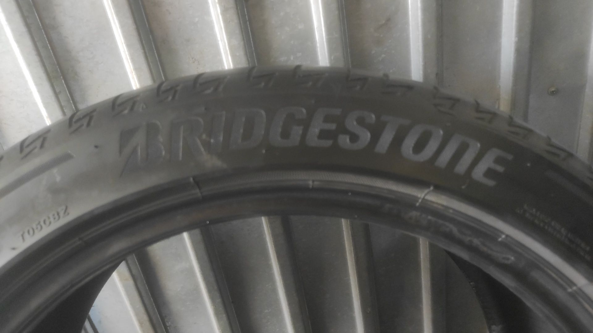 235/45R18 Bridgestone