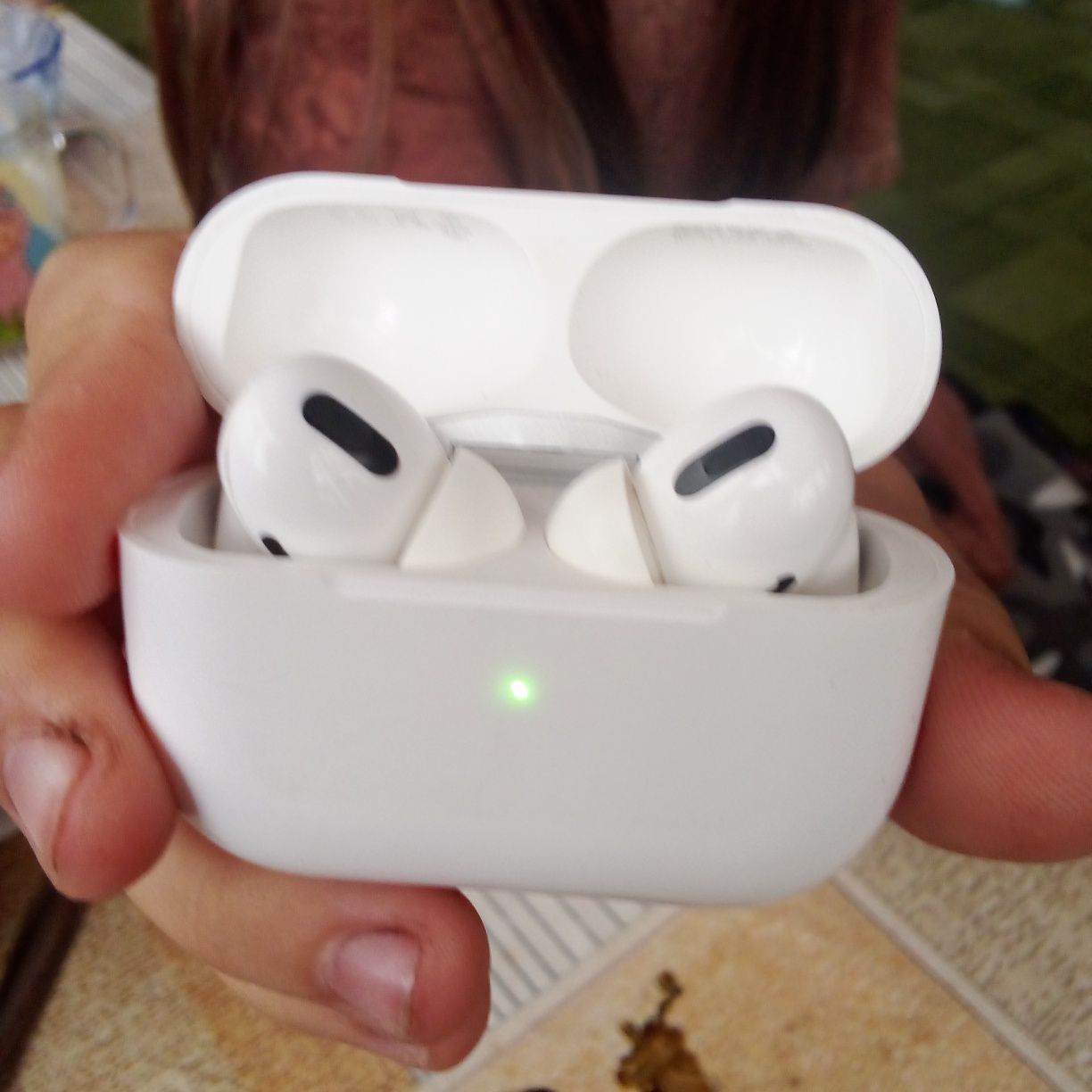 Продам Airpods Pro 2 серийный номер А2084