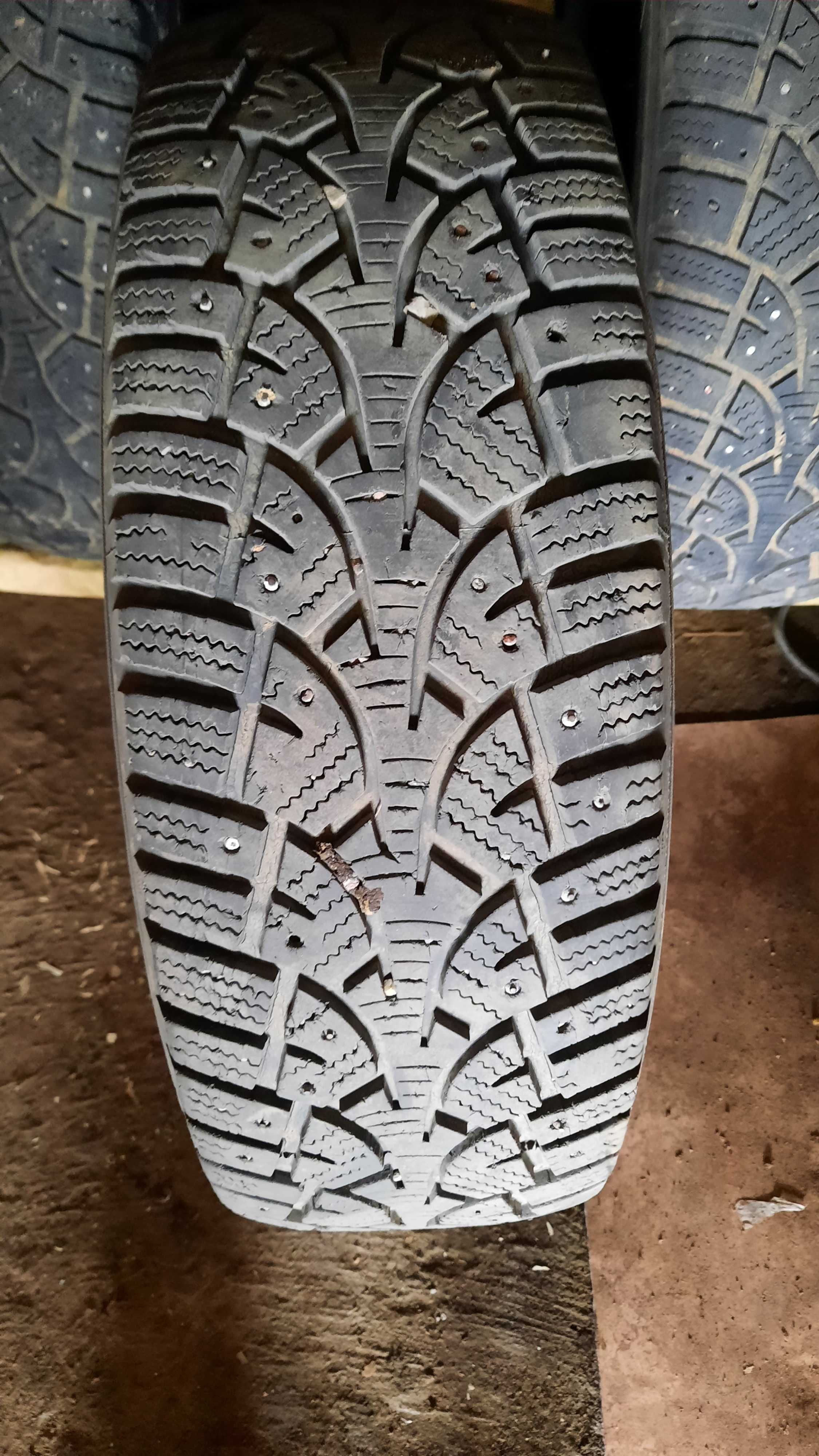 Автошины зимные в хорошем состоянии R15 195/65