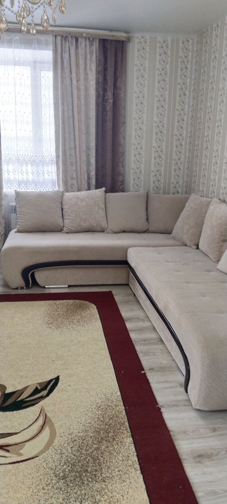 Диван угловой в хорошем состоянии