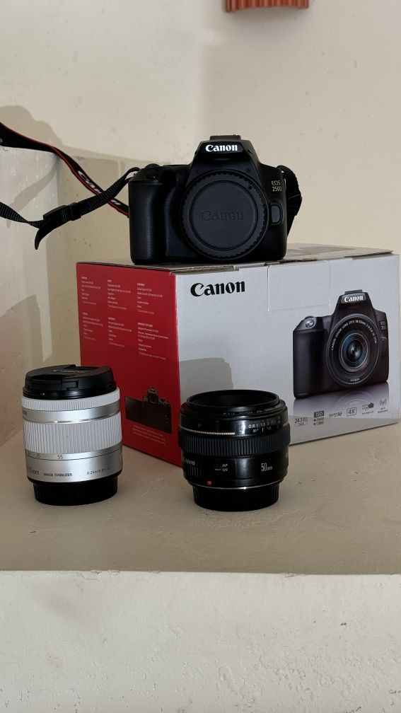 Продам зеркальный фотоаппарат Canon 250D
