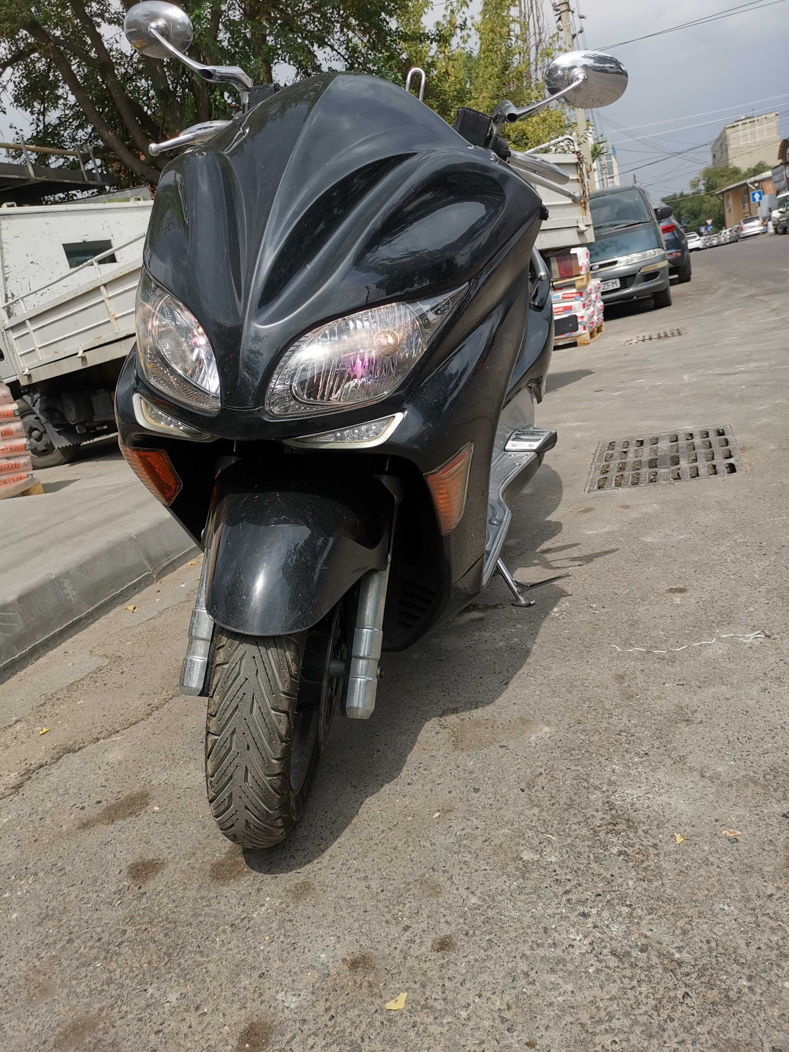 Honda Forza MF-08 Х